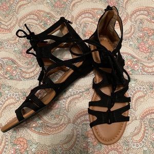 BLACK LACEUP VELVET GLADIATOR SANDALS